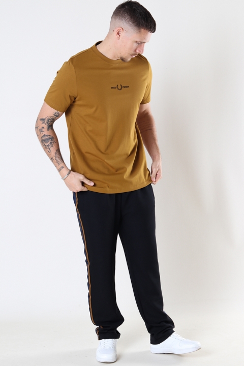 Fred Perry EMBROIDERED T-SHIRT 644 DARK CARAMEL