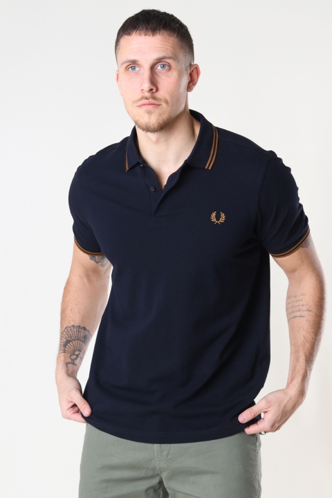 Køb Fred Perry TWIN TIPPED FP SHIRT M68 NVY/DRK CARAMEL