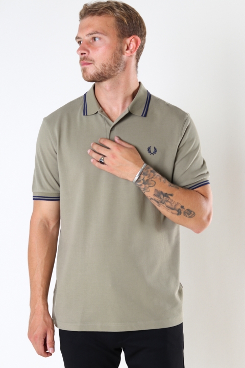 Køb Fred Perry TWIN TIPPED FP SHIRT N47 SAGE/FRENCH NAVY