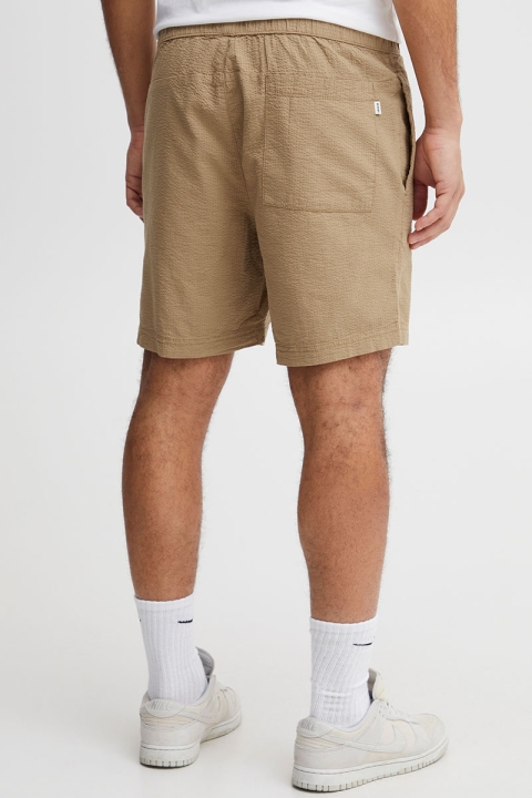 Solid Frevne Seersucker Shorts Sand