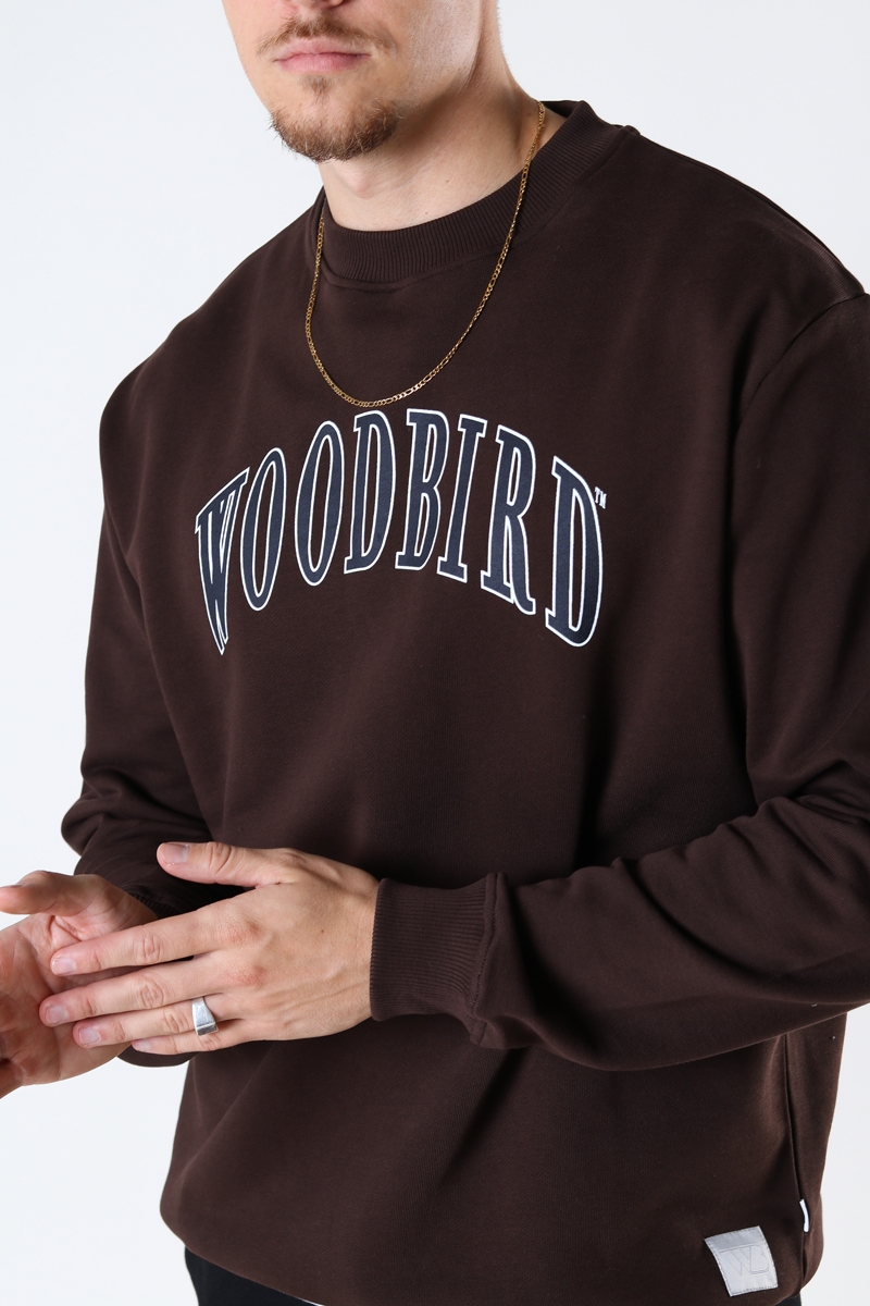Forsendelse Taxpayer med sig Woodbird Mufti College Sweat Brown